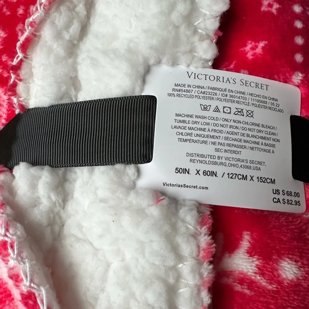Victoria’s Secret Winter Wonderland Fleece/Sherpa Blanket